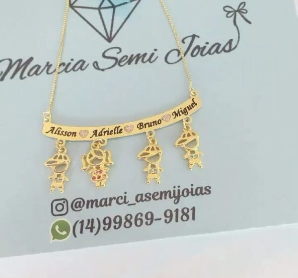 Gargantilha Personalizada Canquinha 3 Bonecos cravejado zirconias e nomes